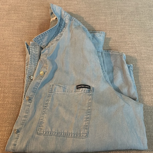 Ladies XL Calvin Klein button down top.  New without tags - Picture 4 of 5